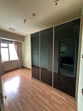 Apartemen Green Lake Sunter 2BR semi furnish, lt sedang, Ac 3 unit