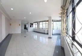 Dijual Ruko di Mangga Dua, hook menghadap jalan raya.