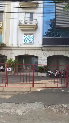 Mampang Prapatan Raya jual cepat , ruko 5Lantai , strategis