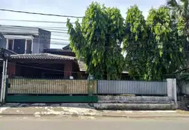 Rumah di Bintaro Sektor 1, Hanya 2 Menit ke Tol Bintaro Viaduct
