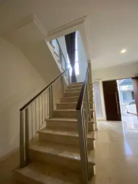 DIJUAL Rumah Golf Island PIK uk 8x15 harga 4,9 M Nego Sampai DEAL