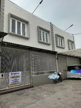 TOWN HOUSE MODERN STRATEGIS TENGAH KOTA KALIDONI SUMATERA SELATAN