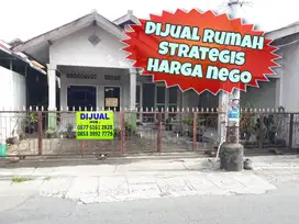 STRATEGIS 240M2 Dkt Jalan Raya JEC BLOK O TIMOHO GedongKuning Angkasa