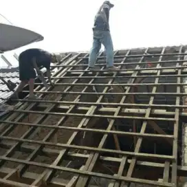 Jasa bongkar atap lama ganti atap baru baja ringan