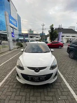 Dijual Mazda 2 HB 2013