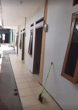jual kontrakan 4 unit bersama ada tanah kosong