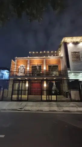 dijual atau disewakan rumah mewah konsep industrial jakarta selatan