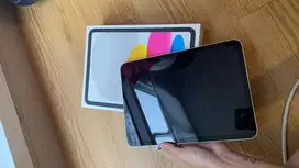 iPad 10th Gen 64GB WiFi – Like New, Baru 3 Bulan, Fullset!