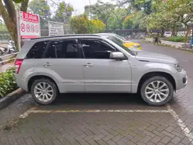 Suzuki Grand vitara 2012 AT/2.4 Bensin