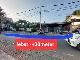 Dijual cepat rumah kost dan kios jl raya kebon jeruk jakbar