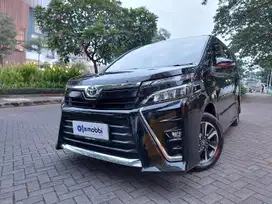 Pajak Panjang - Toyota Voxy 2.0 Bensin-AT 2018