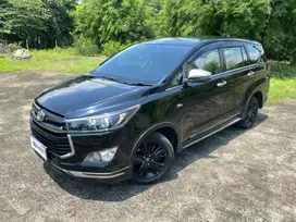 Toyota Kijang Innova 2.0 Venturer Bensin-AT 2019 Hitam WQD