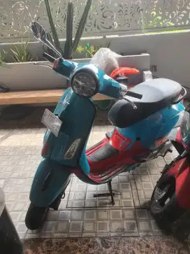 VESPA PRIMAVERA 150 ABS A/T BIRU