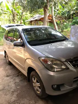Daihatsu Xenia 2011 Bensin