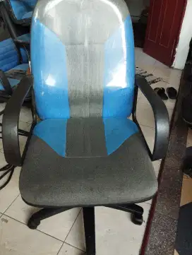 Kursi kantor beroda
