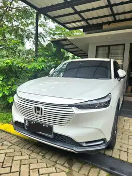 Low KM !! Honda New HRV  E CVT 2022 at KM 22rb