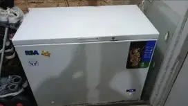 Freezer Merek RSA Kapasitas 300 L