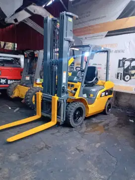 Dijual Forklift Caterpillar 2,5 Ton,Threelift 5 Meter,S4S,Tahun 2017