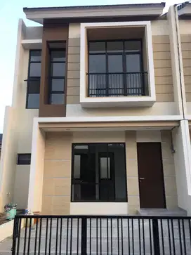 Dijual Rumah 2 Lantai Cantik di Cluster Casa Arjuna Pamulang