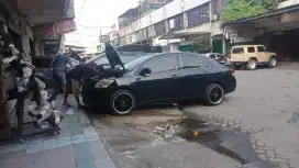 Mobil Vios 2013 hitam