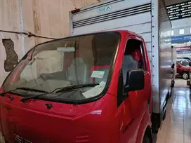 ISUZU 2018 TRAGA BOX 2.4 SOLAR MERAH OTOMART 286 KENJERAN