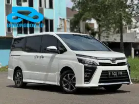 Toyota Voxy 2.0 At 2019 Putih