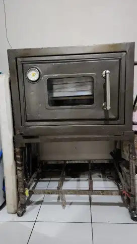 Oven kue besar api atas bawah