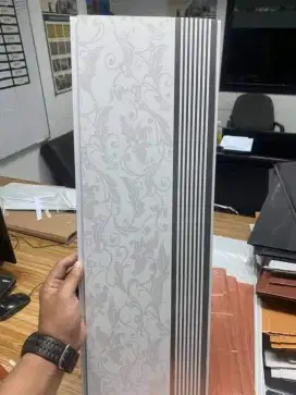 Plafon pvc glosi anti air
