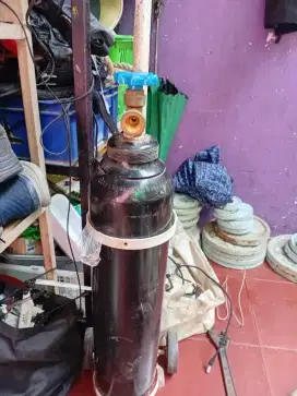 Tabung oksigen ukurannya 5L
