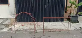 2 Rak tanaman besi