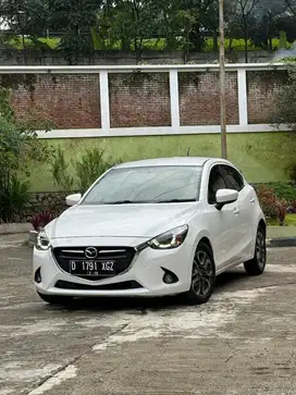 Mazda 2 tipe R AT 2015