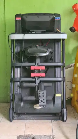 Treadmill Elektrik Ireborn Genova Bekas