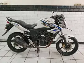 Cb150r tahun 2013 lengkap bagus mesin halus