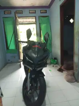 Motor honda cbr 150 R tahun 2019
