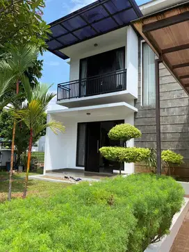 Dijual Rumah Posisi Hook Strategis di Kemang Pratama 2, Rawa Lumbu