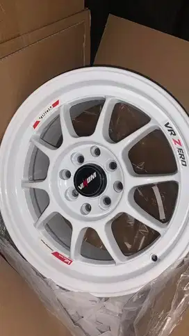VELG NEW R15 4x100/114 WHITE VENOM