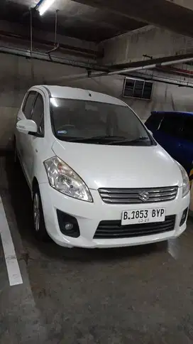 Suzuki Ertiga Putih Metalik