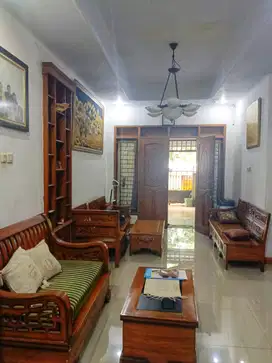 Rumah Klasik Hitung Tanah di Graha Raya Bintaro
