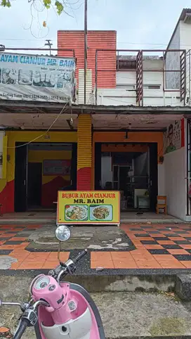 Dua Ruko Dua Lantai Sebelahan Di Mutiara Gading Timur Kota Bekasi