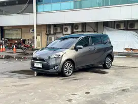 Sienta V matic tahun 2017 tangan pertama dari baru