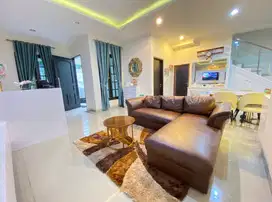 Rumah cantik dlm cluster dengan kolam renang di Lebak Bulus