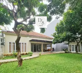 RUMAH KEBAYORAN BARU. LT.587/LB.200. 4BR.4Bath. SHM. Harga 34M