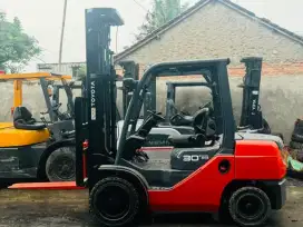 Forklift Toyota 3 Ton,Matic,Threelift 6 Meter,1DZ-II,8FD30,Tahun 2017