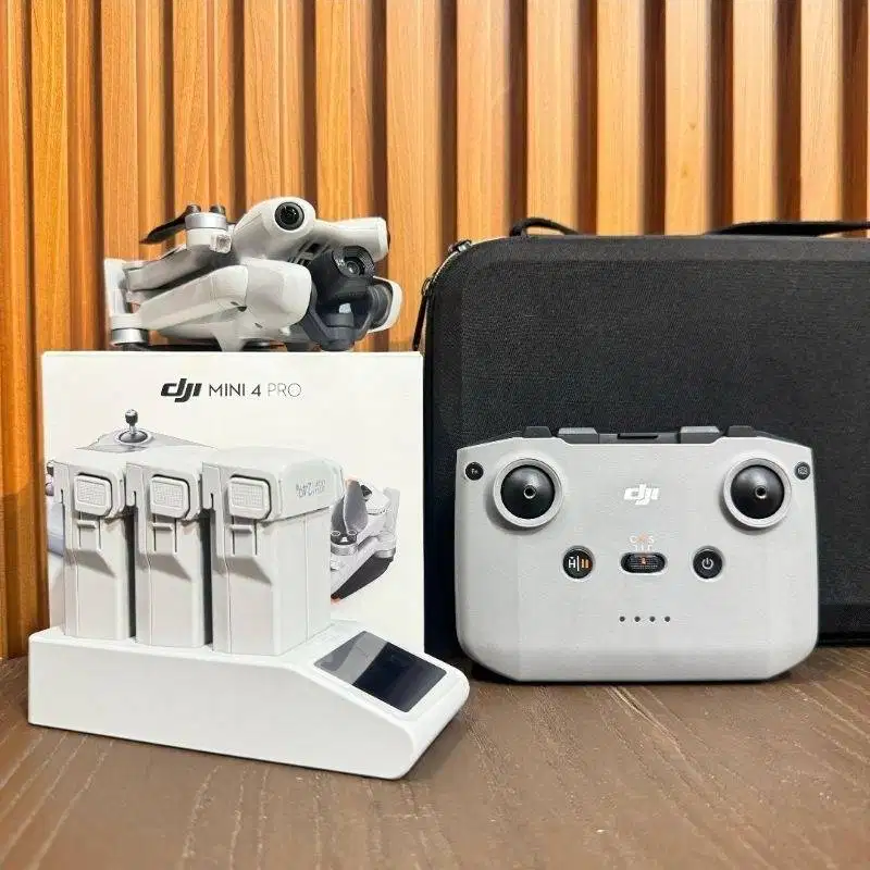 DJI Mini 4 Pro DJI RCN2 drone 3 battery + charger hub secondhand