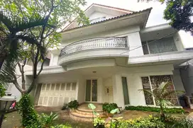Disewakan Rumah Hunian Lokasi Tenang Area Tirtayasa, Kebayoran Baru