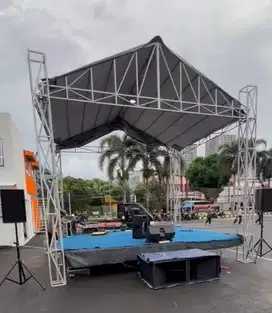 Panggung ukuran 5 x 5. Tanpa papan multi dan terpal. Hanya rangka.