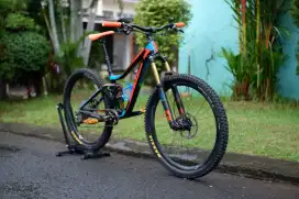 Sepeda Giant Trance Advanced Carbon Fullbike
