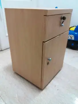 DIJUAL BUFFET LACI (+ RODA)