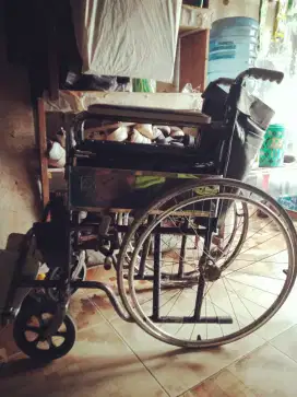 Kursi roda second.