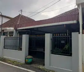 Rumah 1 Menit ke UM UB Matos Utara SPBU POM Jalan Bandung Kota Malang